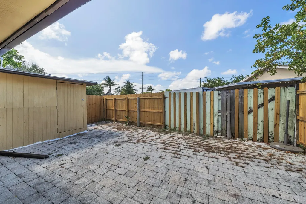 221 NW 43rd Place Deerfield Beach FL 33064