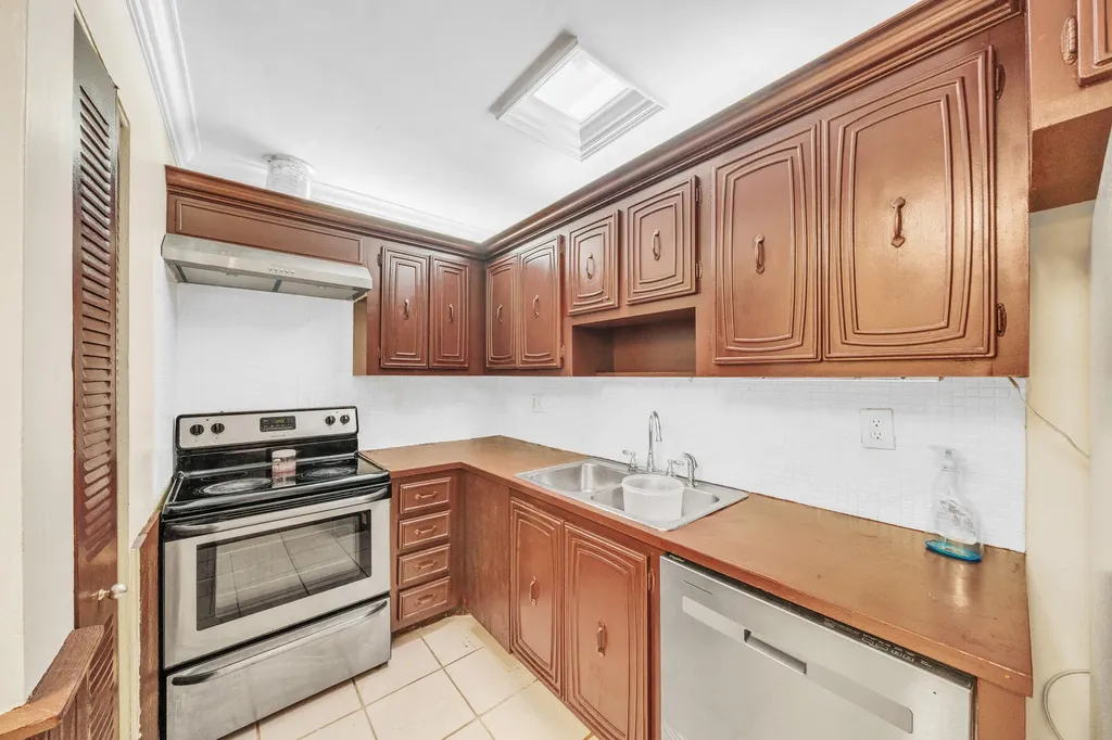 221 NW 43rd Place Deerfield Beach FL 33064