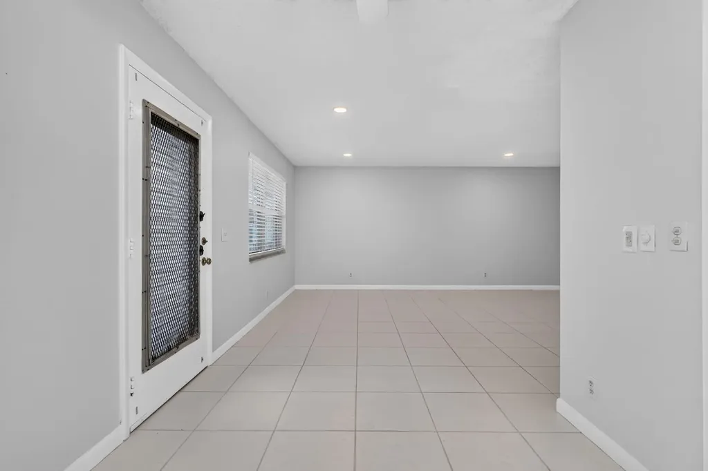 40 Burgundy A Delray Beach FL 33484