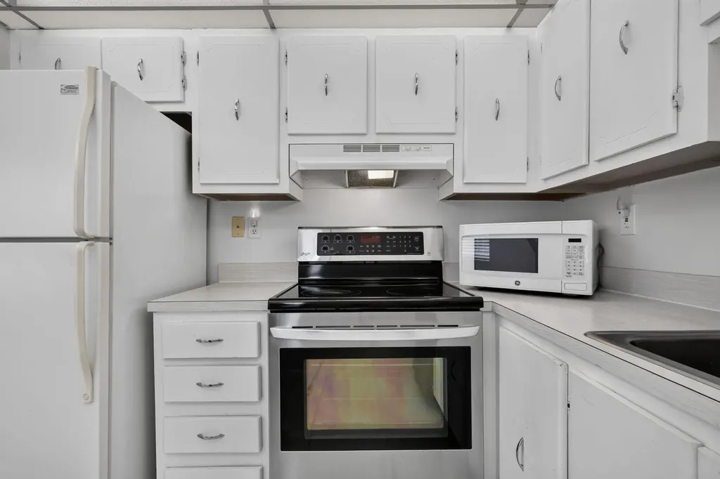 40 Burgundy A Delray Beach FL 33484
