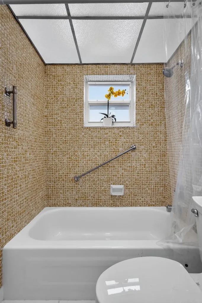 40 Burgundy A Delray Beach FL 33484