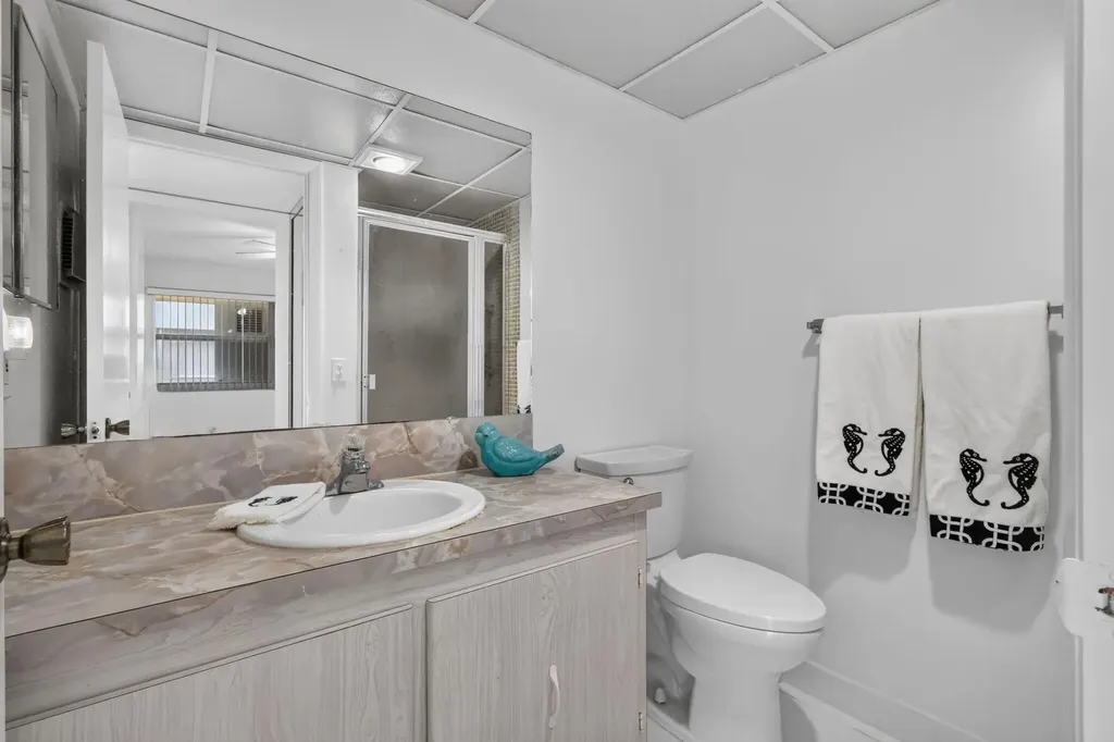 40 Burgundy A Delray Beach FL 33484