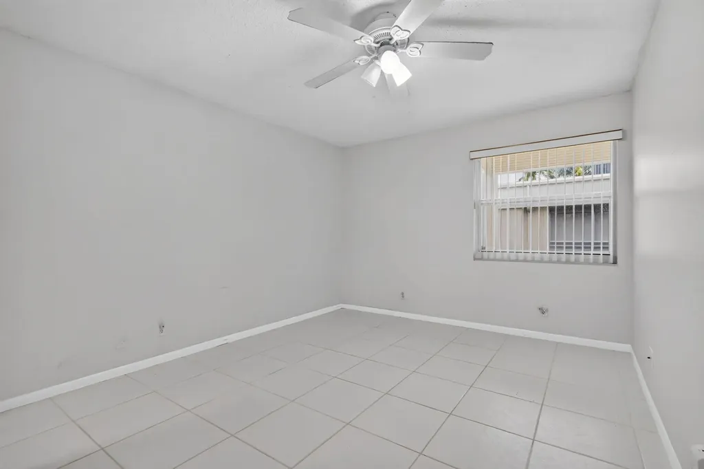 40 Burgundy A Delray Beach FL 33484