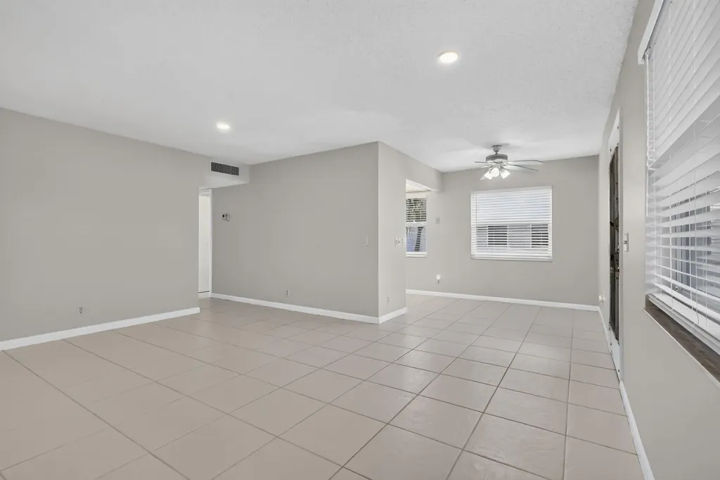 40 Burgundy A Delray Beach FL 33484