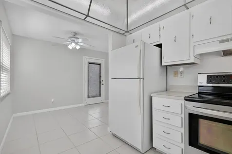 40 Burgundy A Delray Beach FL 33484