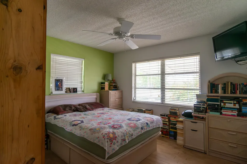 715 SW 18th Street Boynton Beach FL 33426