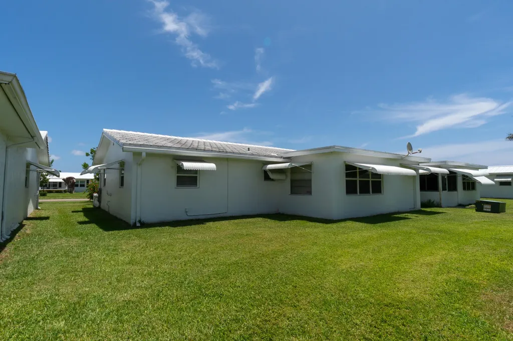 715 SW 18th Street Boynton Beach FL 33426