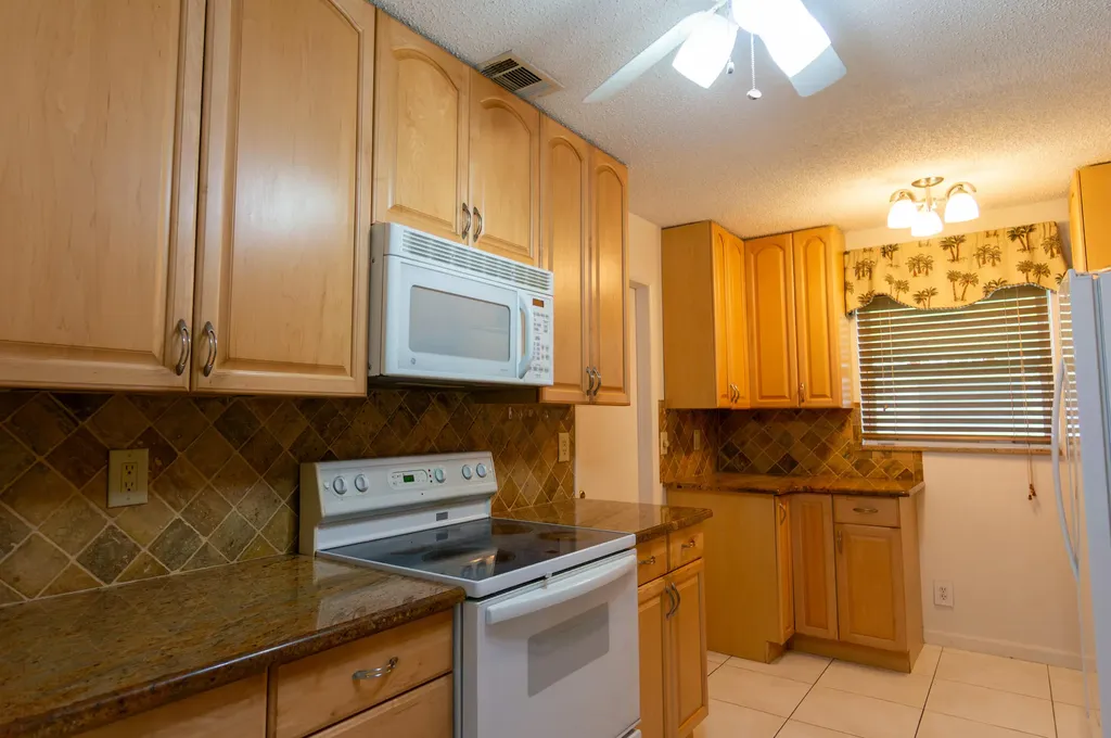 715 SW 18th Street Boynton Beach FL 33426