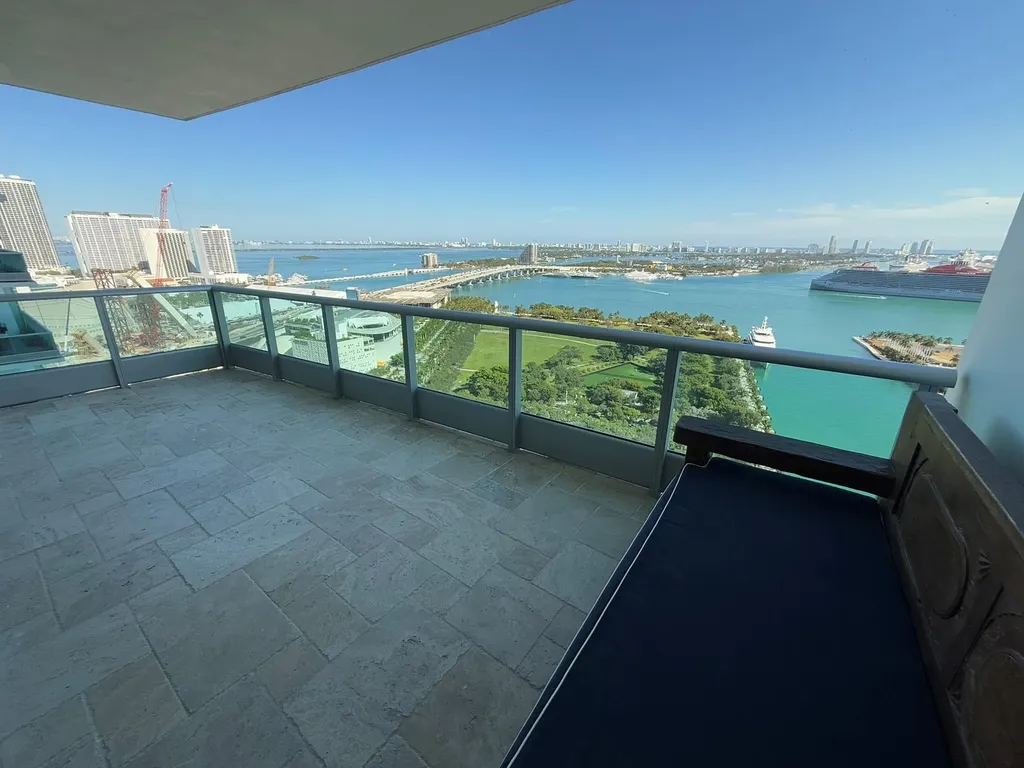 900 Biscayne Boulevard Miami FL 33132