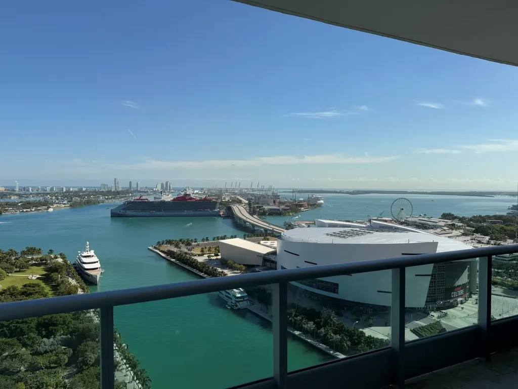 900 Biscayne Boulevard Miami FL 33132