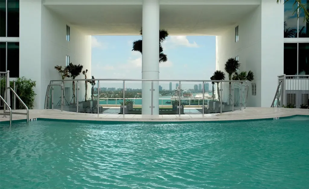 900 Biscayne Boulevard Miami FL 33132