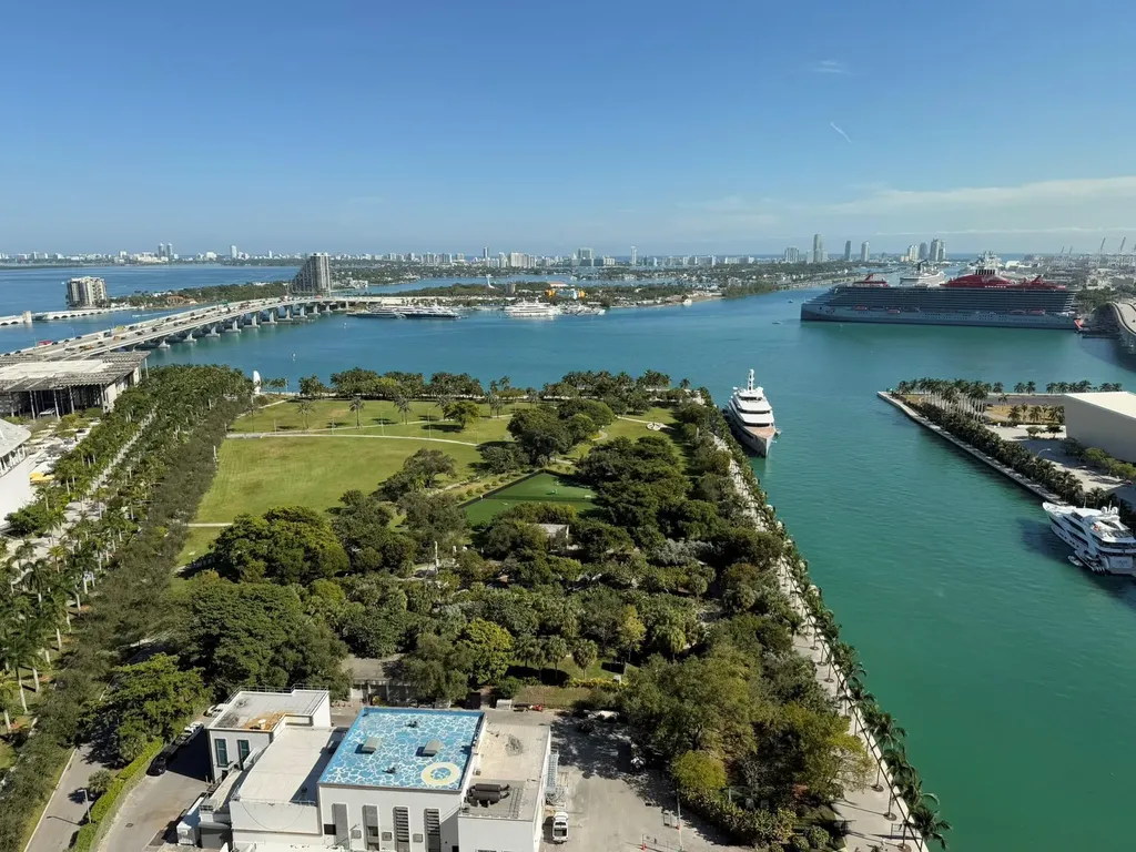 900 Biscayne Boulevard Miami FL 33132