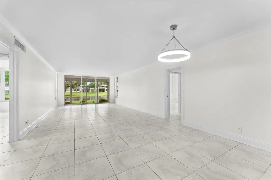 4240 Oaks Terrace Pompano Beach FL 33069