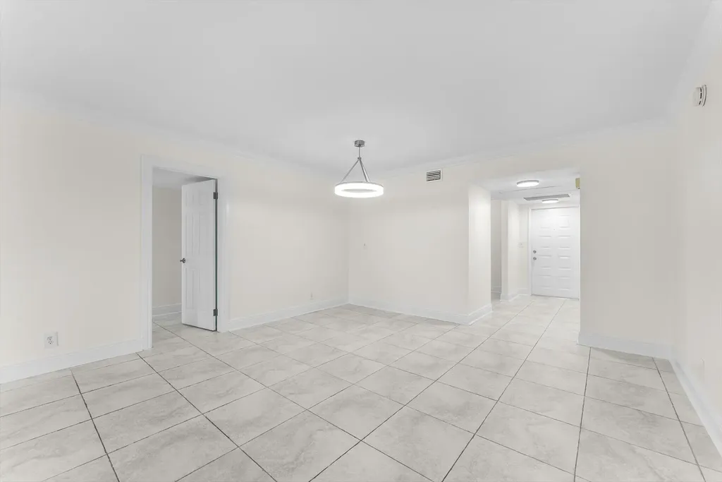 4240 Oaks Terrace Pompano Beach FL 33069