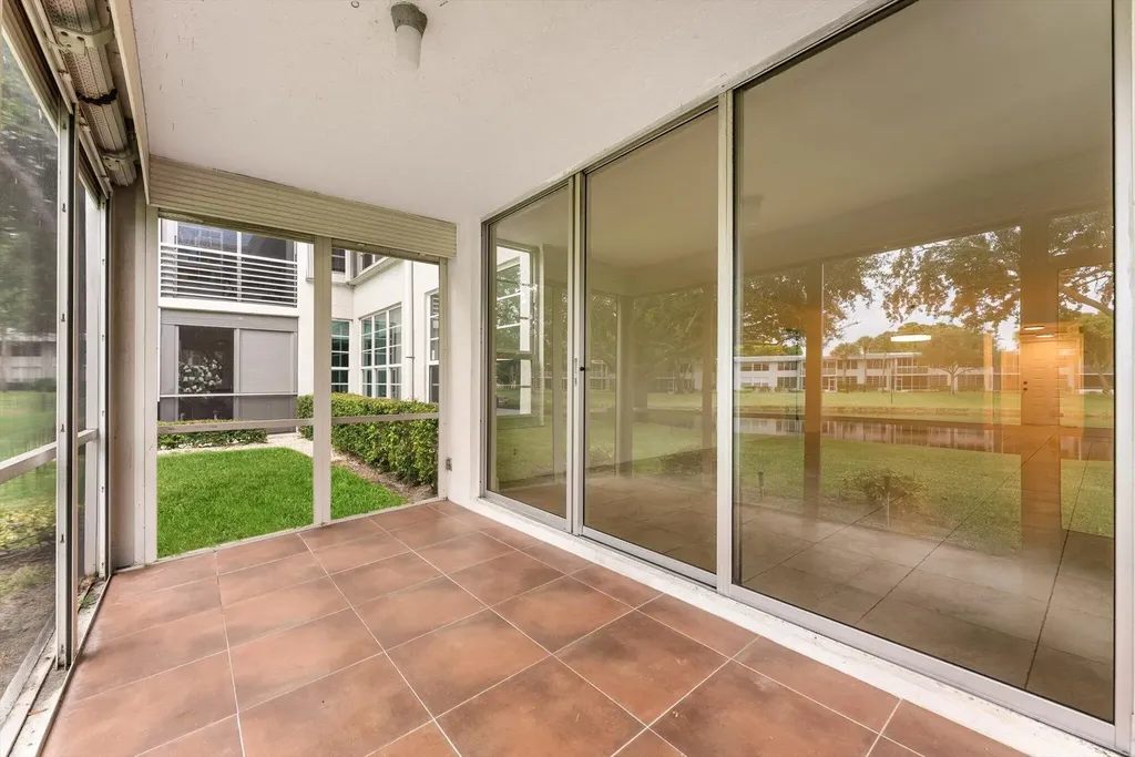 4240 Oaks Terrace Pompano Beach FL 33069
