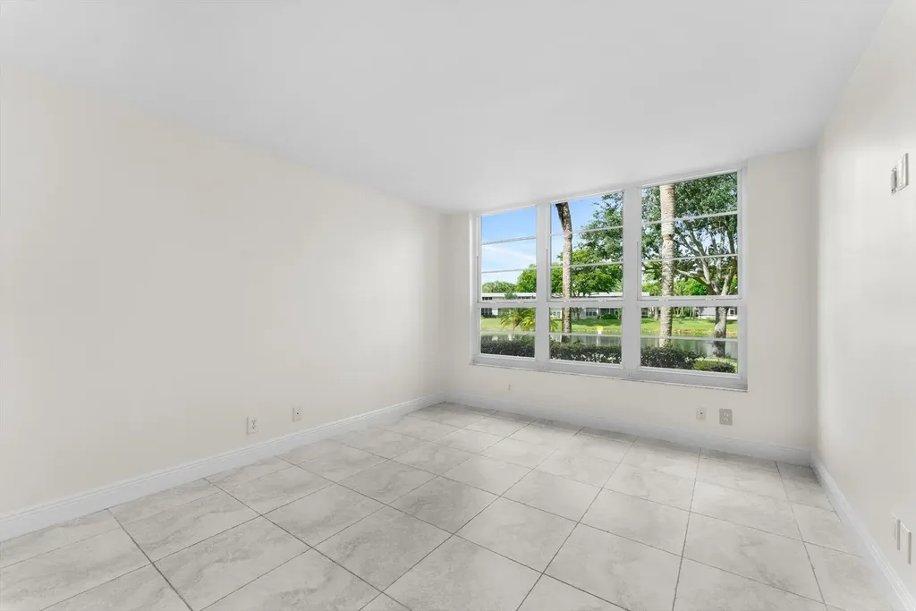 4240 Oaks Terrace Pompano Beach FL 33069