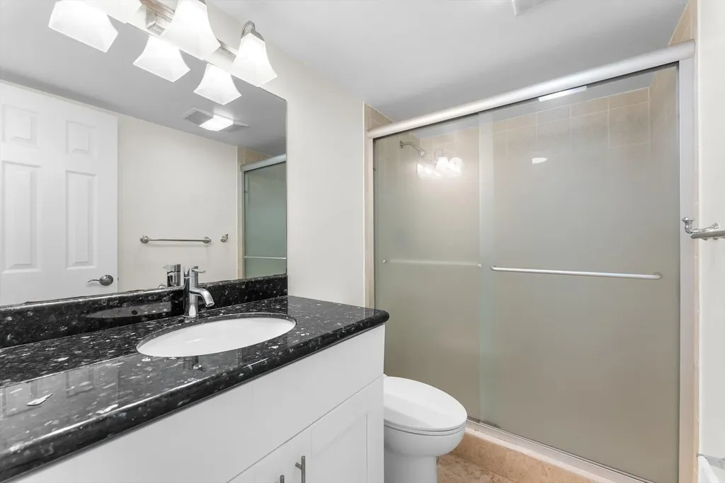 4240 Oaks Terrace Pompano Beach FL 33069