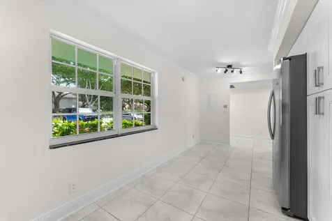 4240 Oaks Terrace Pompano Beach FL 33069