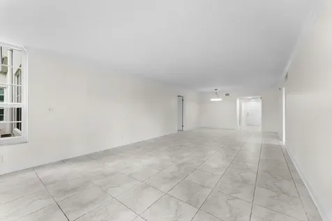 4240 Oaks Terrace Pompano Beach FL 33069