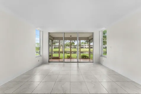 4240 Oaks Terrace Pompano Beach FL 33069