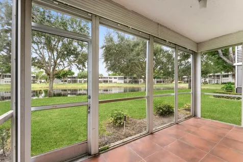 4240 Oaks Terrace Pompano Beach FL 33069