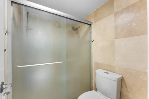 4240 Oaks Terrace Pompano Beach FL 33069