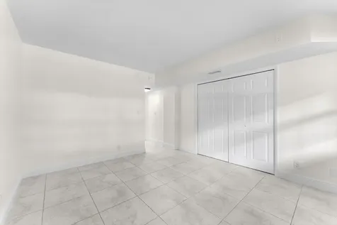 4240 Oaks Terrace Pompano Beach FL 33069