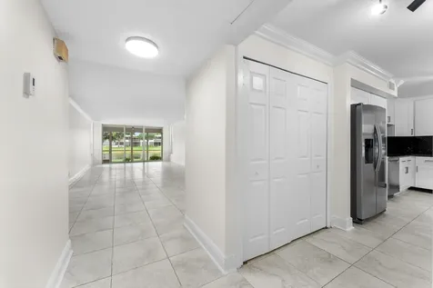 4240 Oaks Terrace Pompano Beach FL 33069
