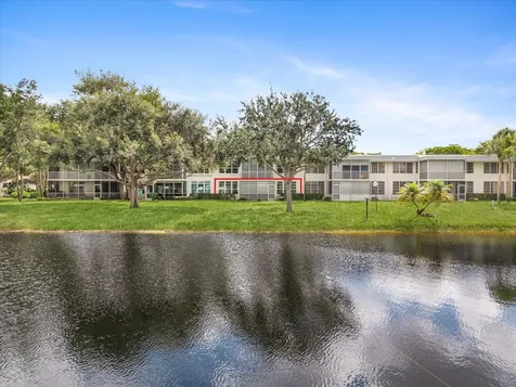 4240 Oaks Terrace Pompano Beach FL 33069
