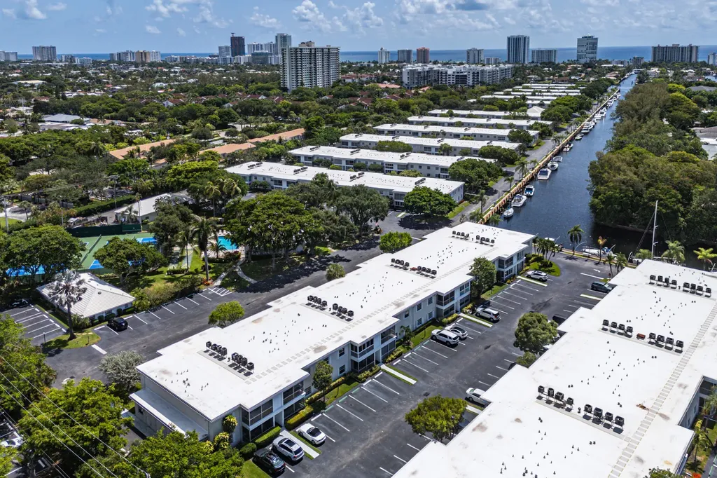 6319 Bay Club Drive Fort Lauderdale FL 33308
