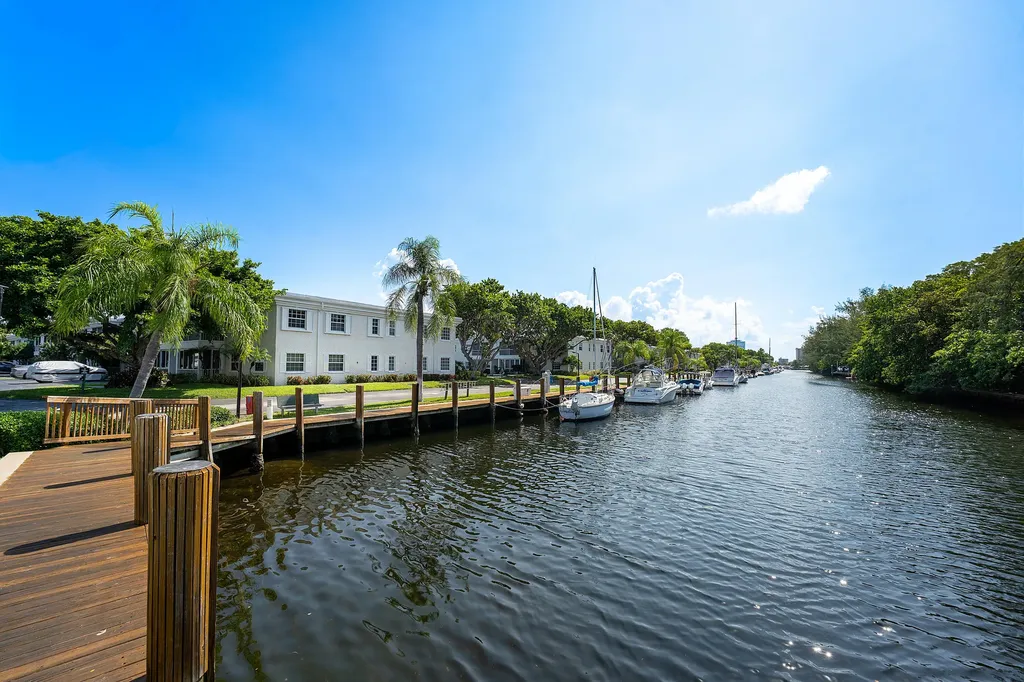6319 Bay Club Drive Fort Lauderdale FL 33308