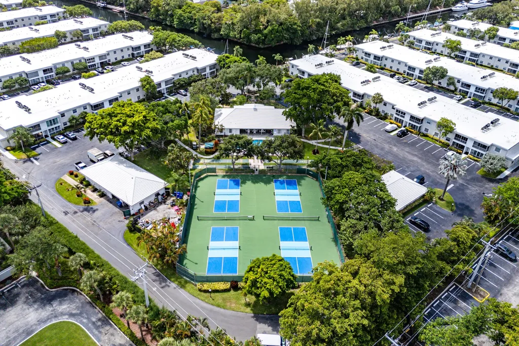 6319 Bay Club Drive Fort Lauderdale FL 33308