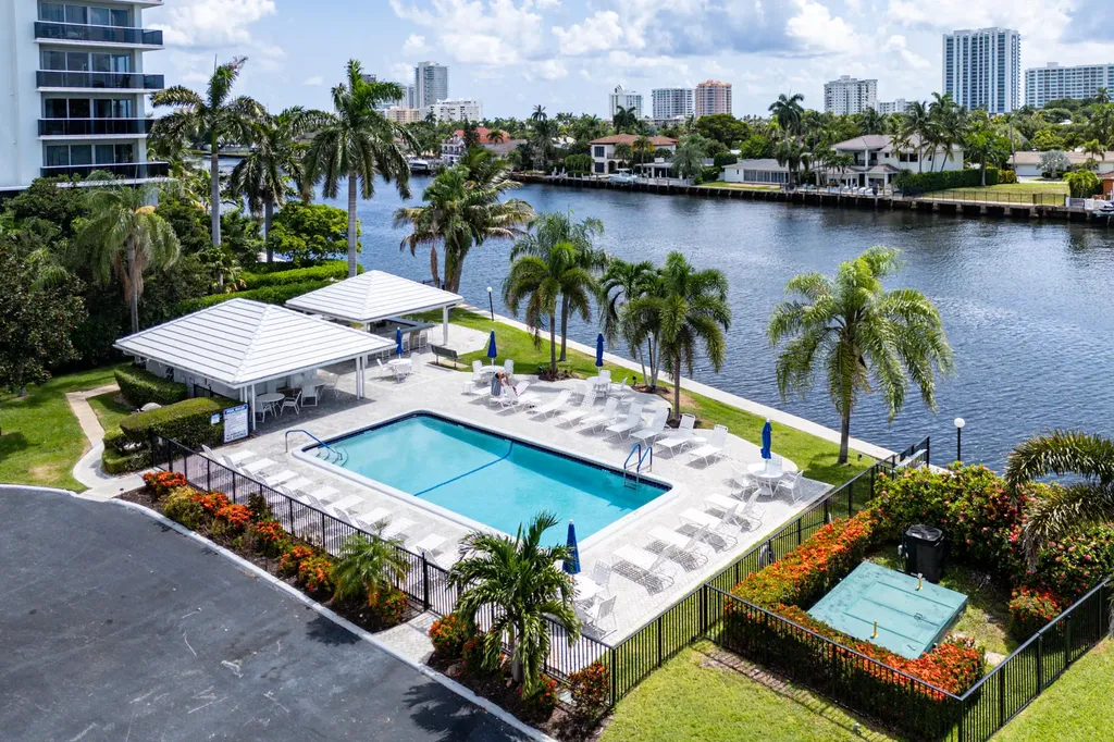 6319 Bay Club Drive Fort Lauderdale FL 33308