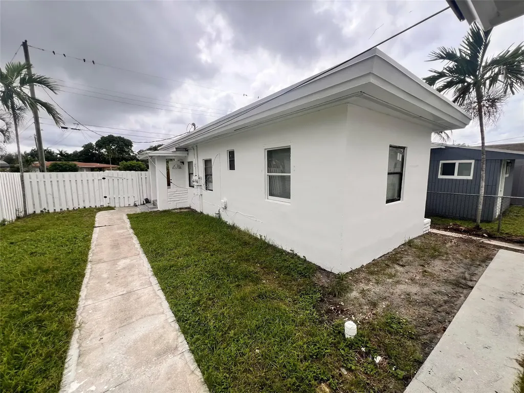 612 NW 6th Court Hallandale Beach FL 33009