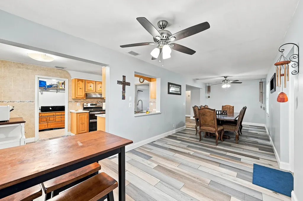 8960 NW 12th Place Plantation FL 33322