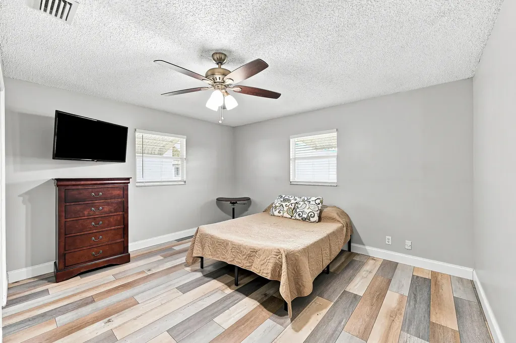 8960 NW 12th Place Plantation FL 33322