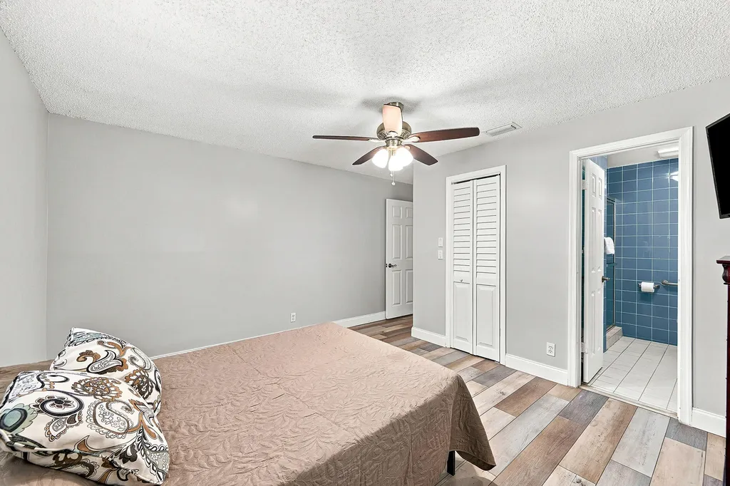 8960 NW 12th Place Plantation FL 33322