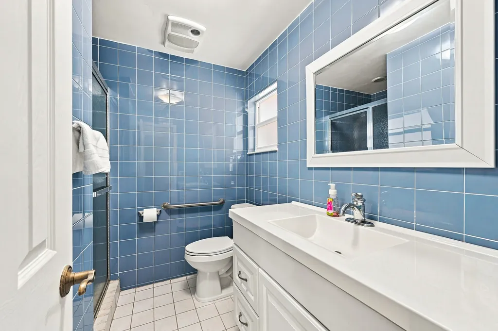 8960 NW 12th Place Plantation FL 33322