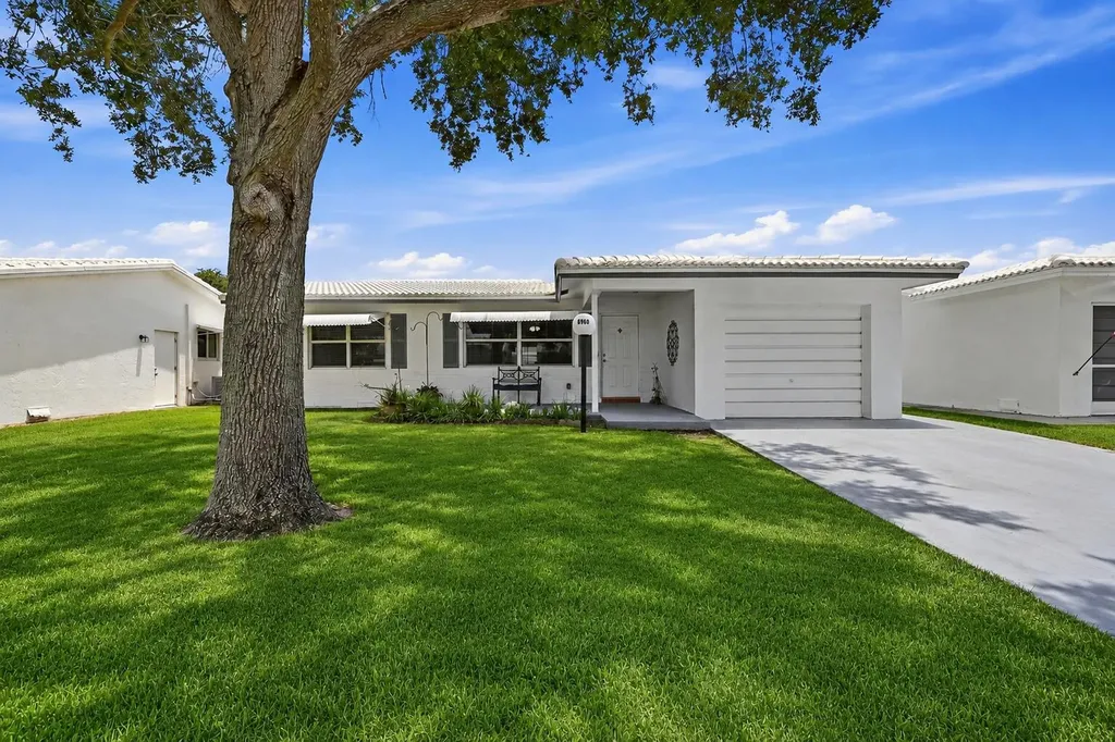 8960 NW 12th Place Plantation FL 33322