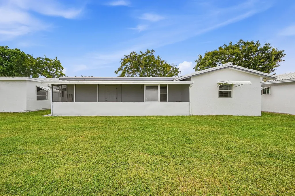 8960 NW 12th Place Plantation FL 33322