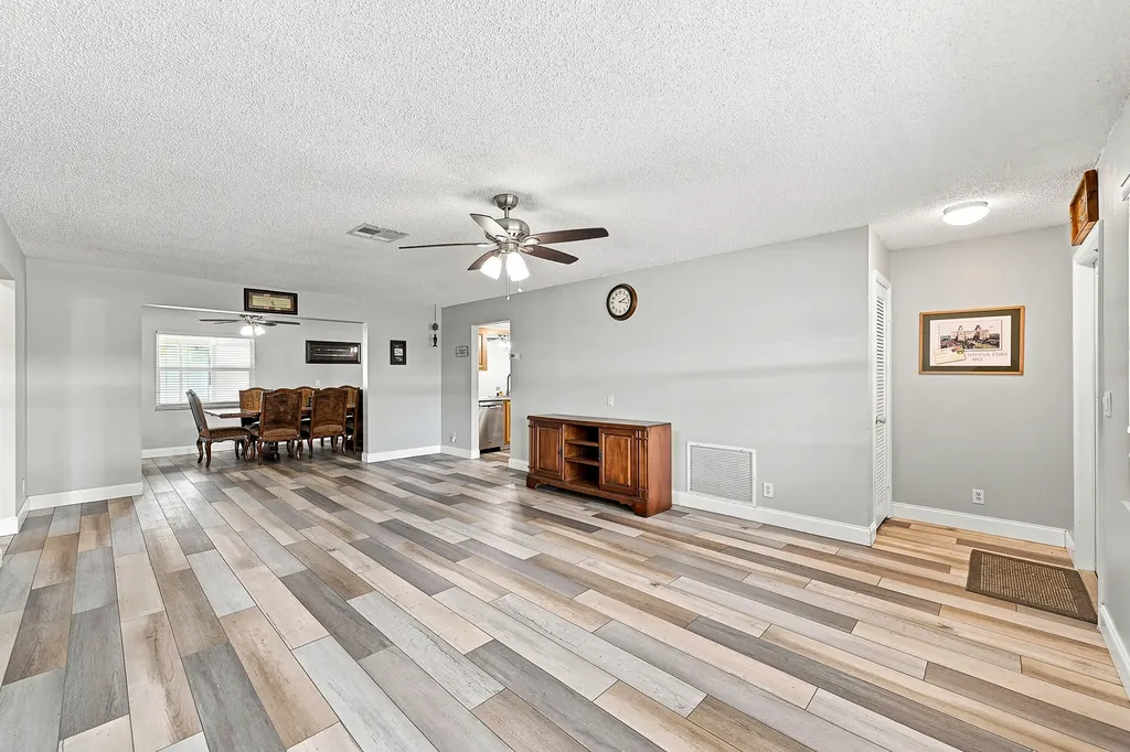 8960 NW 12th Place Plantation FL 33322