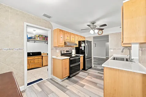 8960 NW 12th Place Plantation FL 33322
