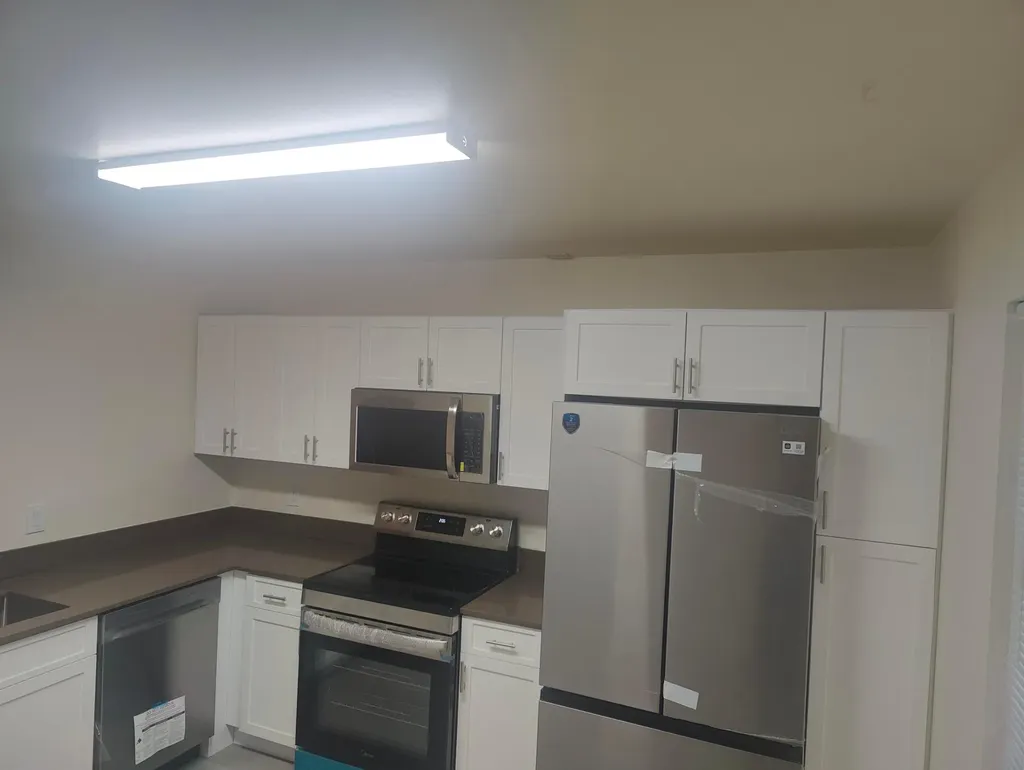 302 Lakeview Drive E Royal Palm Beach FL 33411