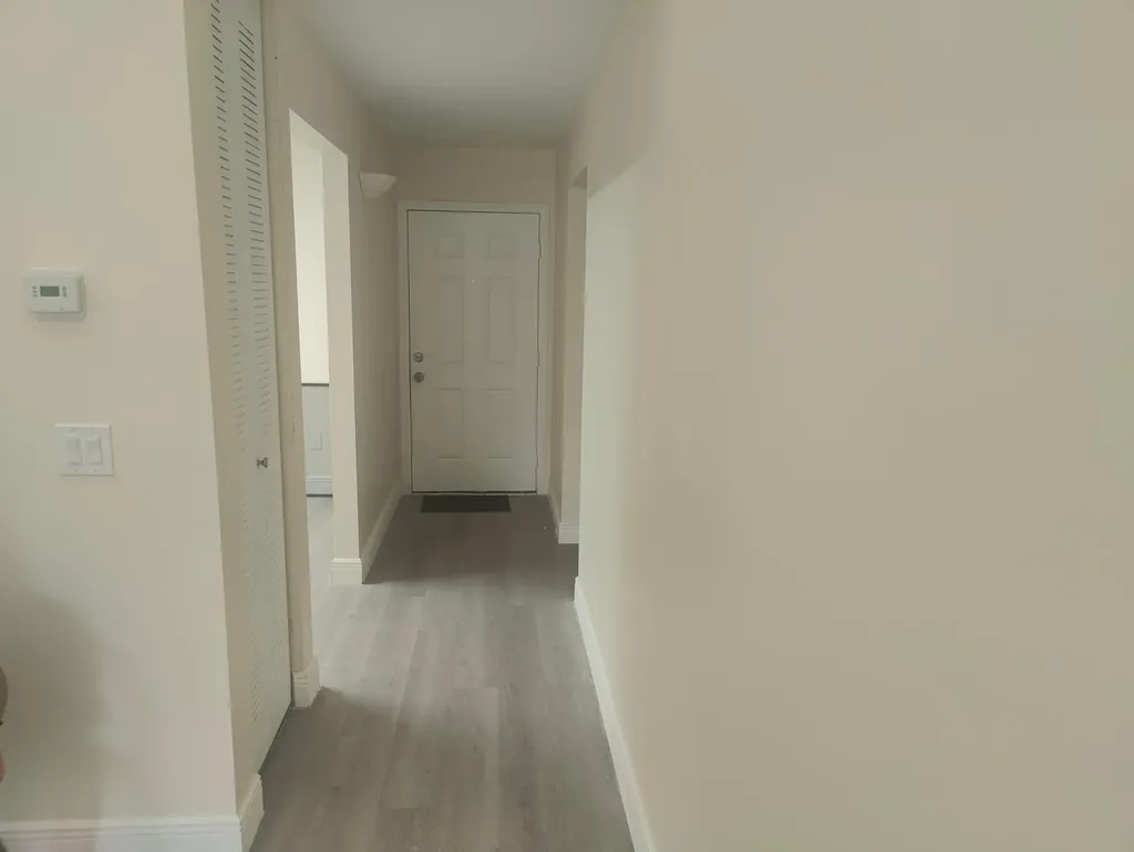 302 Lakeview Drive E Royal Palm Beach FL 33411
