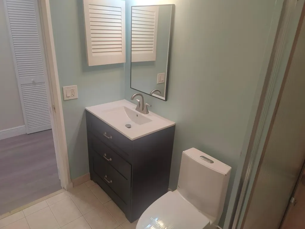 302 Lakeview Drive E Royal Palm Beach FL 33411