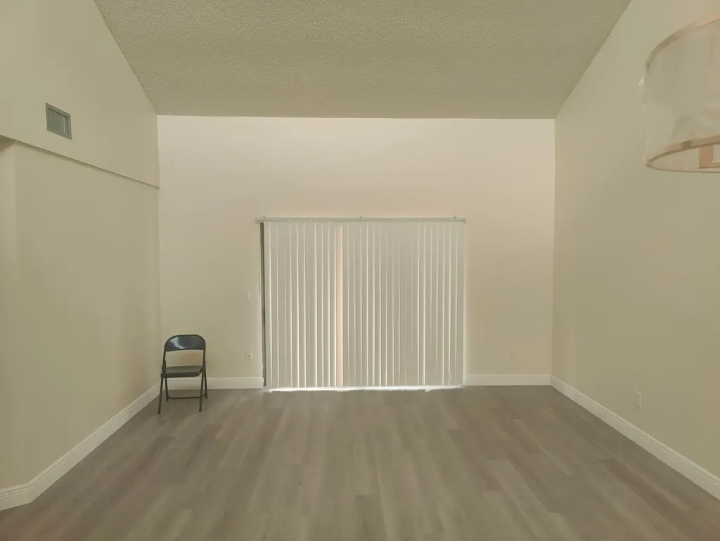 302 Lakeview Drive E Royal Palm Beach FL 33411