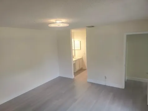 302 Lakeview Drive E Royal Palm Beach FL 33411