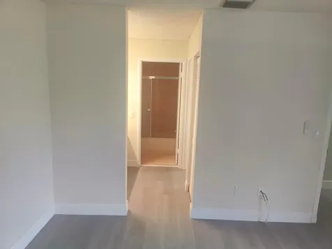 302 Lakeview Drive E Royal Palm Beach FL 33411