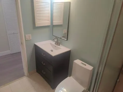 302 Lakeview Drive E Royal Palm Beach FL 33411
