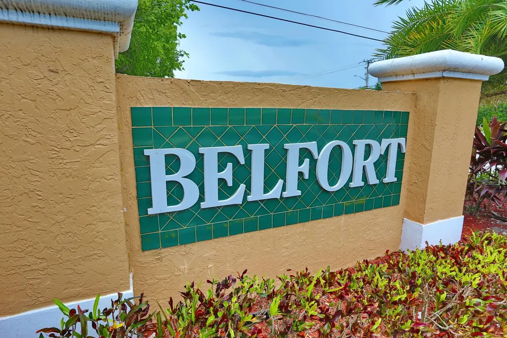 9968 N Belfort Circle Tamarac FL 33321